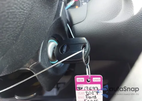 2017 Ford Focus Se z USA, uszkodzony, nr VIN 1FADP3K28HL231628